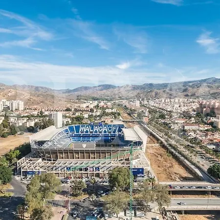 22nd Floor Modern Urban Sky With Parking & Gym By Rems Apartment Malaga