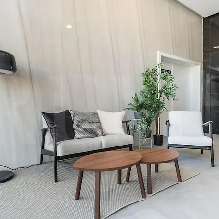 Apartment 22nd Floor Modern Urban Sky With Parking & Gym By Rems Malaga