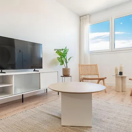 Apartment 22nd Floor Modern Urban Sky With Parking & Gym By Rems